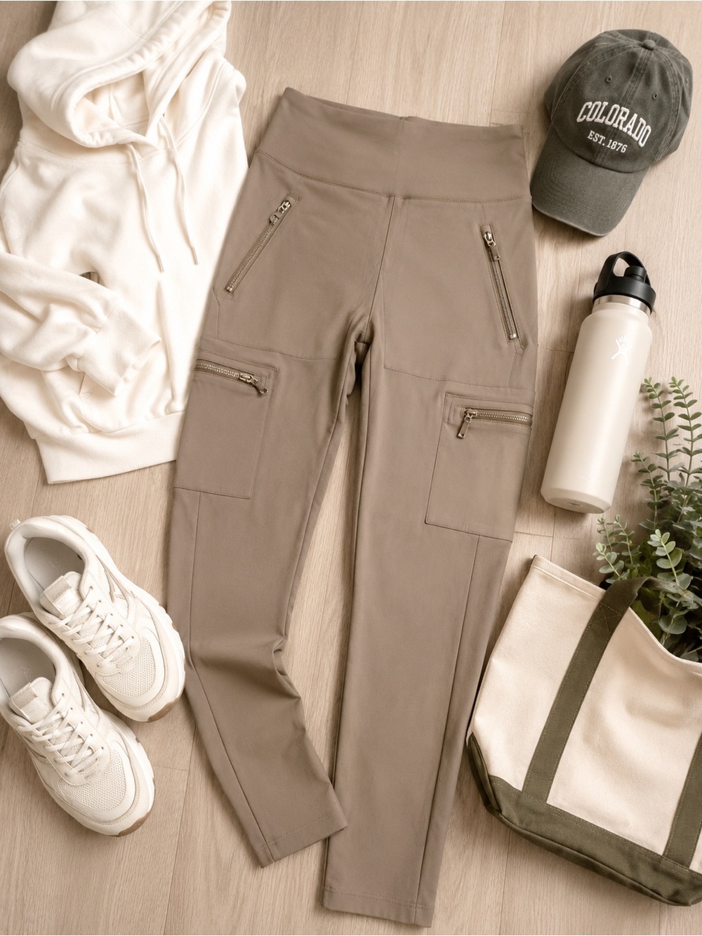 Athleta Taupe High Rise Cargo Leggings Pants Size 2 Zip Pocket Trekking Utility